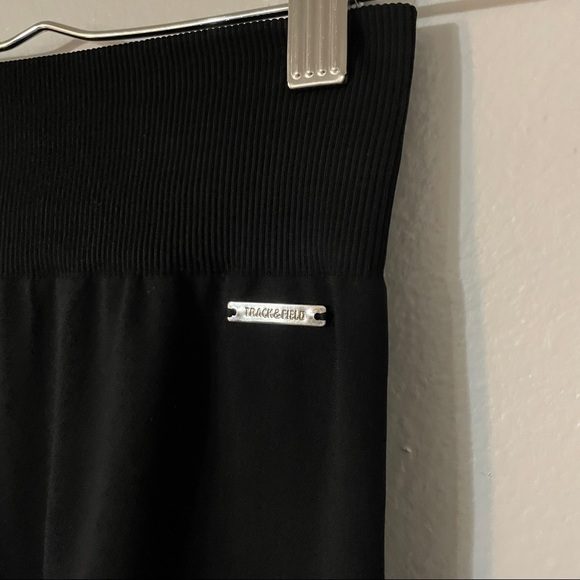 Track & Field Ruched Leggings - Picture 2 of 9